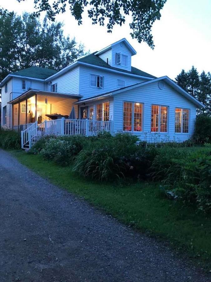 Gite Macdale B&B Paspebiac Екстер'єр фото